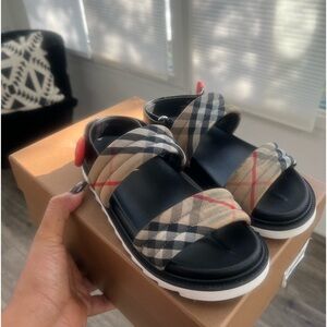 Burberry kids Strap sandal Sz 34 Youth